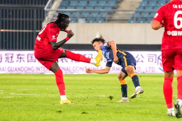 开云体育下载-【中超】王燊超破门恩迪亚耶爆射 海港2比0广州城