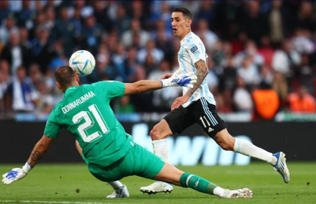 开云体育下载-阿根廷队脚踩欧洲冠军，梅西最佳笑傲温布利