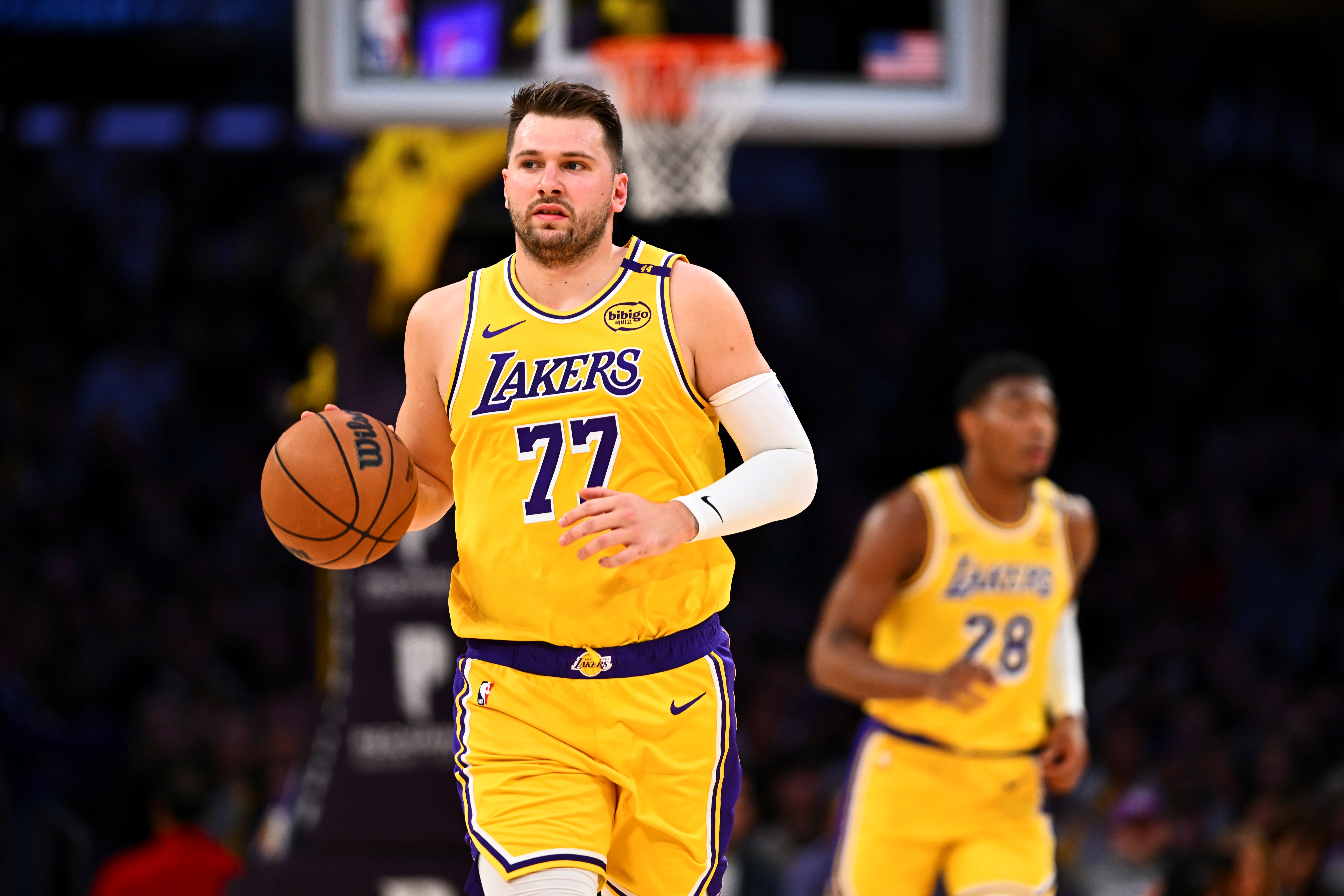 八村塁：东契奇在场下带来了积极的能量 这真的帮助了整个球队